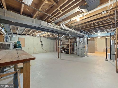 8224 Inverness Holw Ter, Rockville MD 20854-2726 exterior