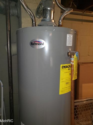 1502 Porter Rd, Meskegon MI 49441-5766 exterior