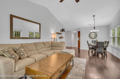 80 Poplar Pl, East Freehold NJ 07728-4173 exterior