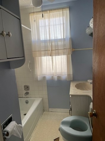 3303 Claremont Ave, Chicago IL 60620-5923 exterior