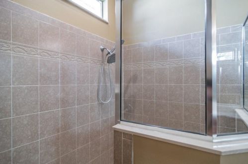 8028 Hampton Lake Dr, Tampa FL  33647-3558 exterior