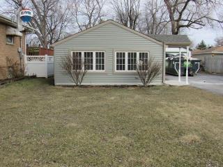 10839 Nashville Ave, Worth, IL 60482-1618