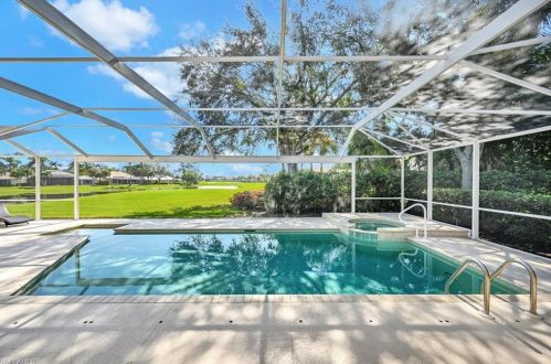 1690 Manchester Ct, Naples FL 34109-0429 exterior