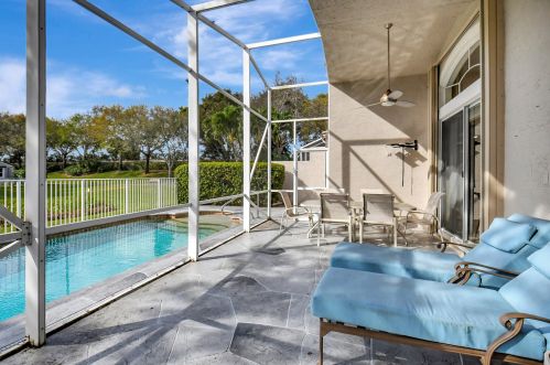 7948 Lando Ave, Boynton Beach FL 33437-6359 exterior