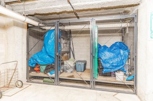 201 Brush Hill Rd, Elmhurst IL  60126-5642 exterior