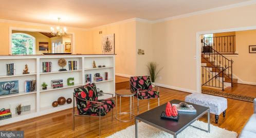 2354 48th St, Washington DC  20007-1037 exterior