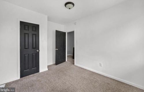 27 Old Dorwart St, Lancaster PA  17603-3647 exterior