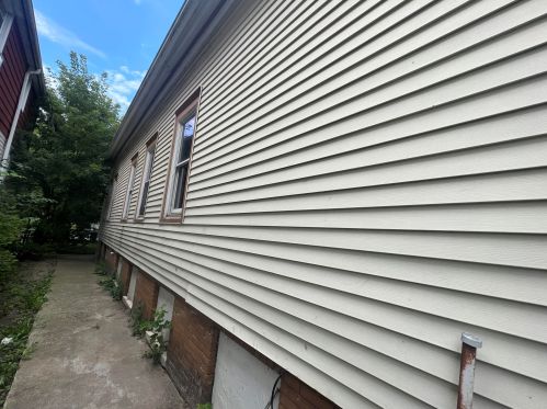 2947 21st St, Milwaukee WI  53206-1632 exterior