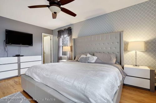 46 Brookside Rd, Edison NJ 08817-4618 exterior