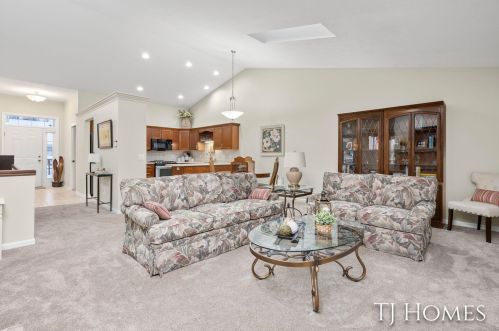 2036 Palmerton Ct, Grand Rapids MI 49505-7159 exterior