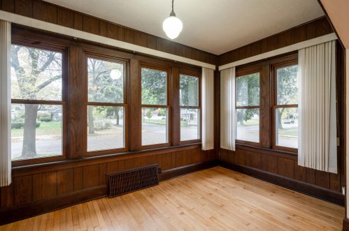 130 Saveland Ave, Milwaukee, WI 53207-3843