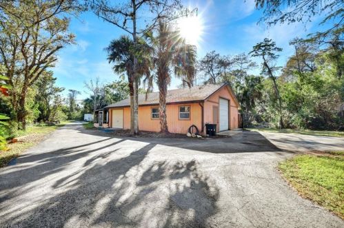 825 23 St, Naples FL 34120-1830 exterior