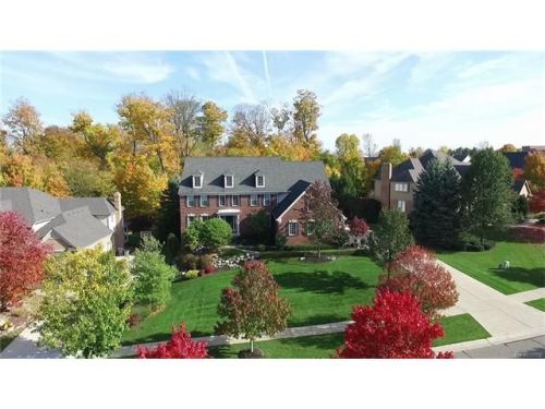 17598 Cranbrook Dr, Northville, MI 48168-4331