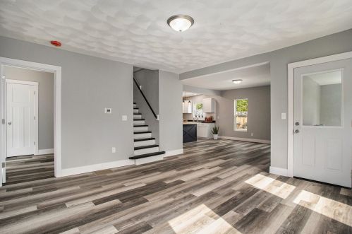 324 Michigan Ave, Three Rivers MI 49093-1124 exterior