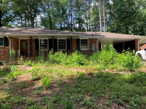 2793 Hayden Dr, Atlanta, GA 30344-1064