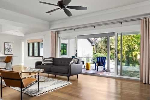 3919 Balcones Dr, Austin TX 78731-5414 exterior