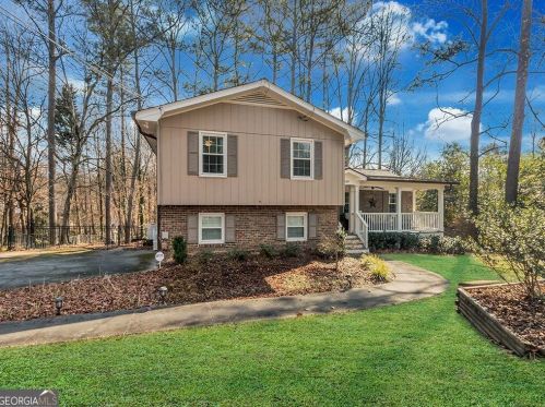 2364 Kingsland Dr, Atlanta GA 30360-1457 exterior