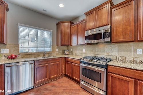 3984 Cat Balue Dr, Phoenix AZ  85050-4893 exterior