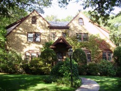 224 Valentine St, Newton, MA 02465-3002