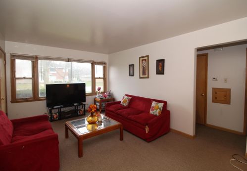 4468 84th St, Milwaukee, WI 53228-2804