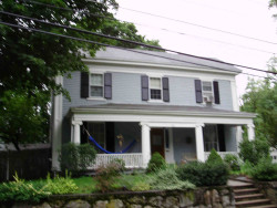 671 Grove St, Newton, MA 02462-1318