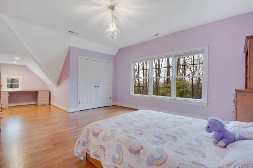 87 Frst Hl Dr, Farmington CT exterior