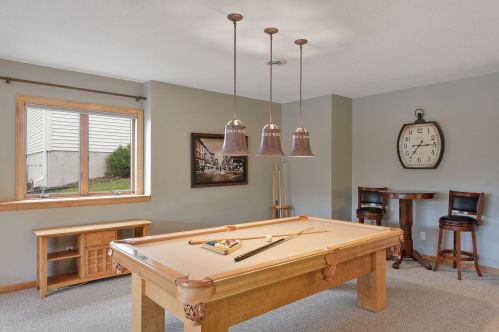 1676 Isabella Pkwy, Chaska MN 55318-3214 exterior