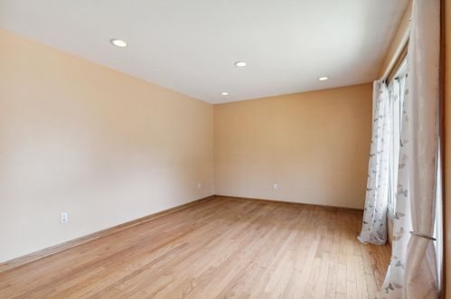 1905 Eldon St, Grand Rapids MI 49525-1549 exterior