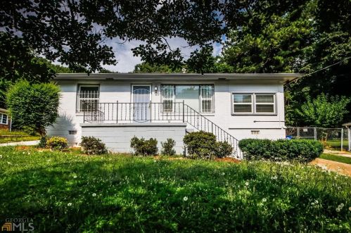 120 Burbank Dr, Atlanta GA  30314-2521 exterior