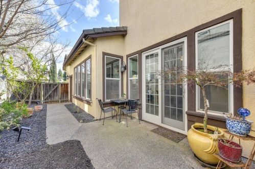 1009 Sandwick Way, Folsom CA 95630-6127 exterior