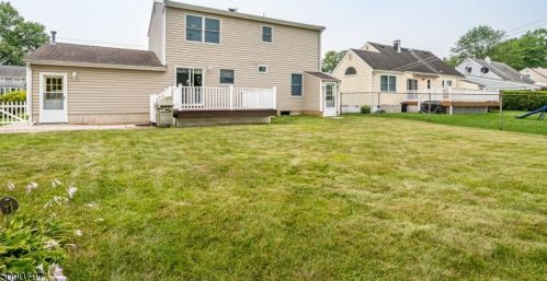 57 Francis St, Iselin NJ 08830-1121 exterior