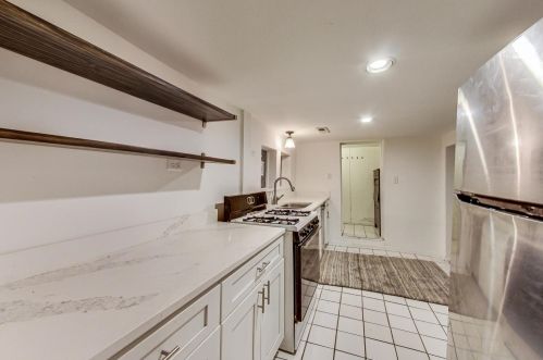 3414 Damen Ave, Chicago IL 60608-6835 exterior