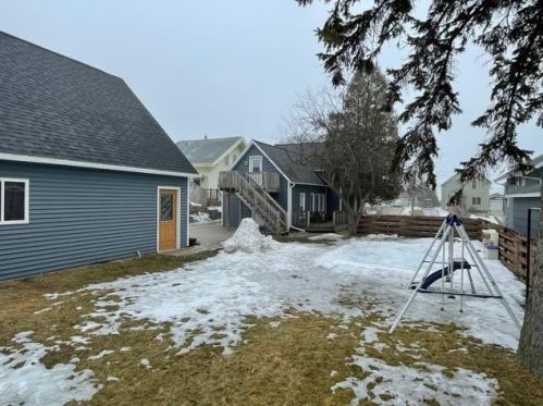 428 5 St, Manitowoc WI 54220-6807 exterior