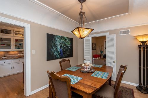 2905 Hackett Ave, Milwaukee WI 53211-3442 exterior