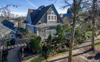 1542 16 Ave, Seattle WA  98198-6458 exterior