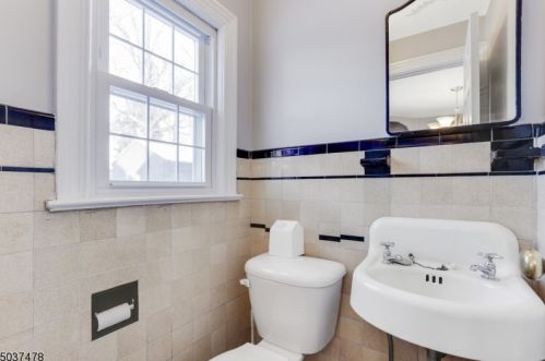 45 Midland Blvd, Maplewood NJ 07040-1724 exterior