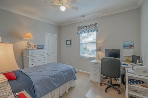 27 Crescent Creek Dr, Bluffton SC 29909-6211 exterior