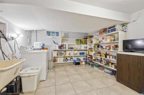 69 Sutton Dr, Berkeley Heights NJ 07922-2513 exterior