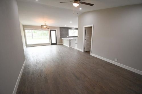 1114 Northgate Dr, Irving TX  75062-7599 exterior