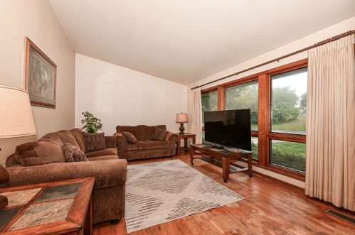 6371 Kinnickinnic River Pkwy, Milwaukee, WI 53219-3015