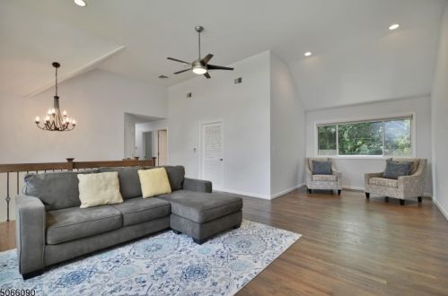 40 Camden Pl, West Milford Lakes NJ  07480-1106 exterior