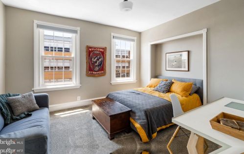 1233 Jackson St, Philadelphia PA 19148-2929 exterior