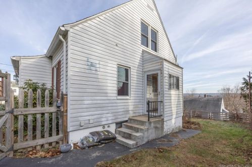 144 Spg St, Torrington CT 06790-4700 exterior