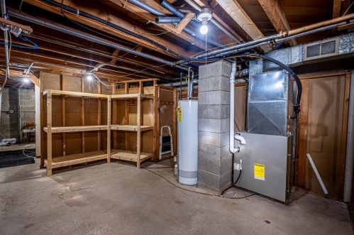 9232 Elmore Ct, Milwaukee WI 53222-2522 exterior