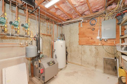 247 Elm St, Concord NH 03303-3322 exterior