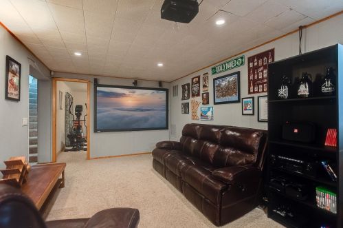 207 County Rd F, Saint Paul MN 55110-3845 exterior