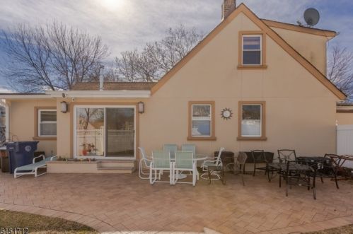 301 West Ln, Clark NJ  07066-1631 exterior