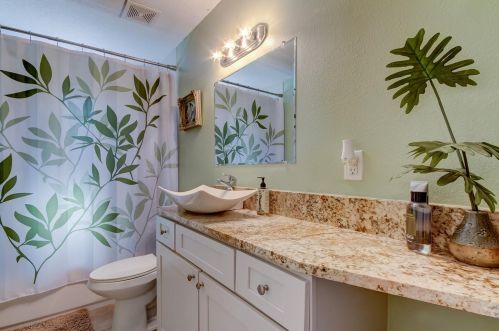 208 Broad St, Tampa FL  33604-4004 exterior