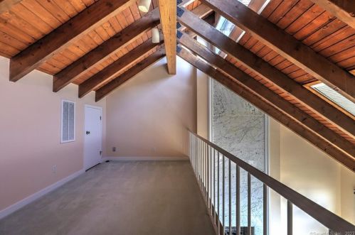 12 Seaside Ave, Milford CT 06460-6319 exterior