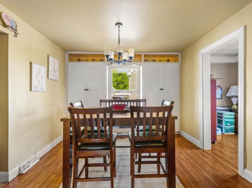 318 Un Pl, Manitowoc WI 54220-3753 exterior